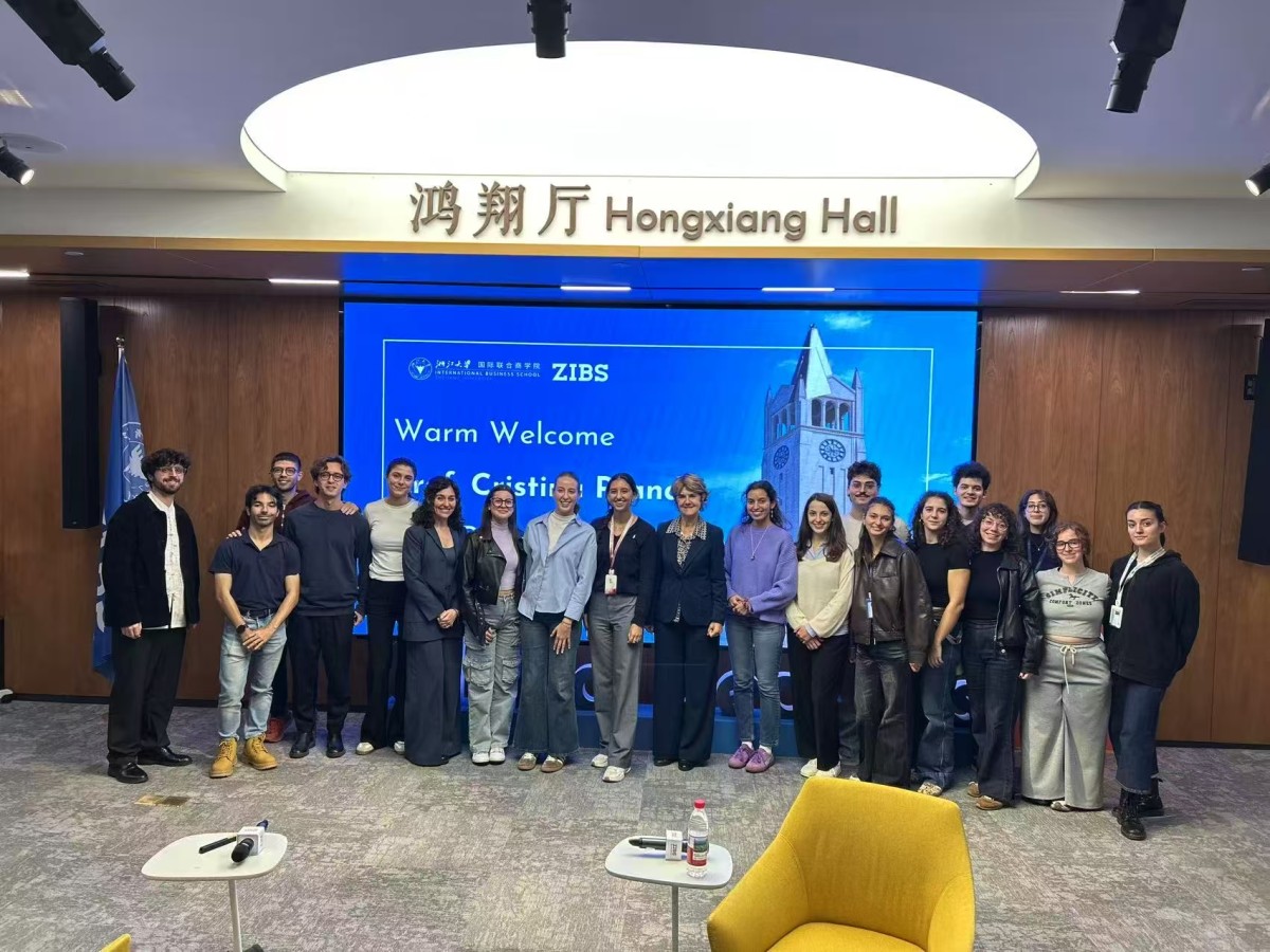 Cristina Prandi一行参观